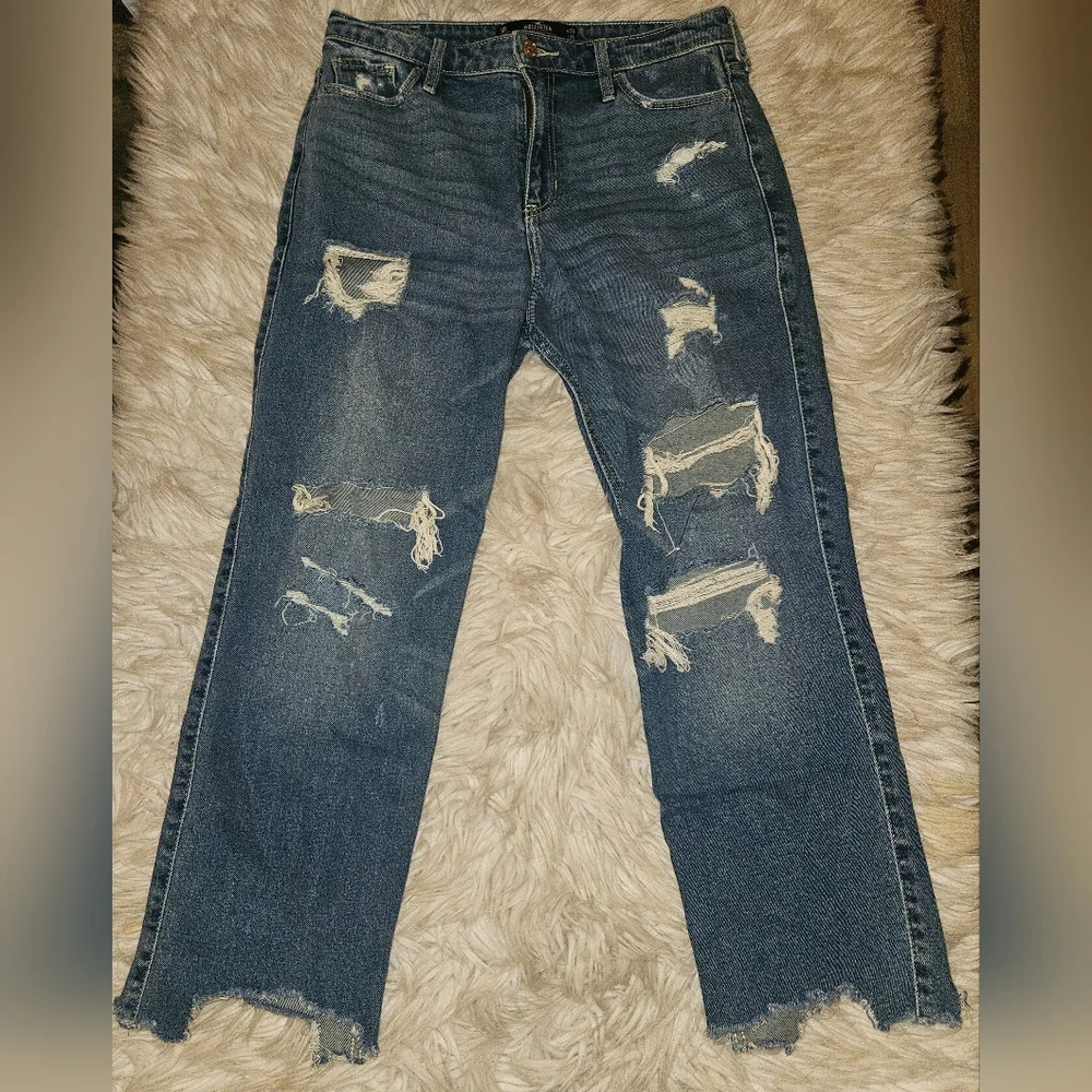 Hollister High-Rise Crop Slim Straight Jeans – Distressed, Size 9R (24.5” Inseam